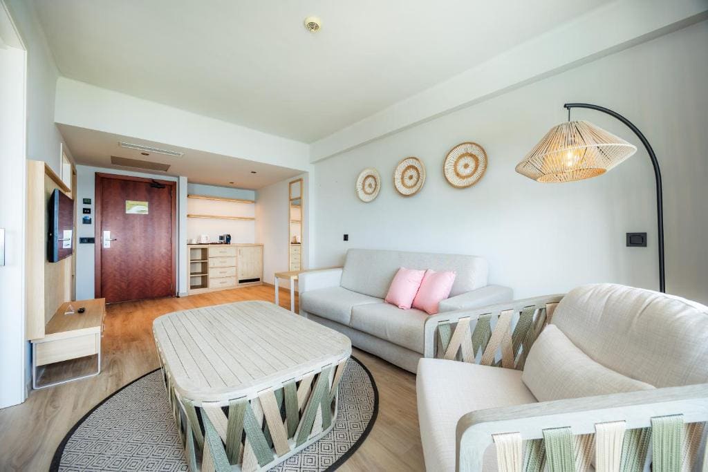 Suite with Sea View room - Image 3