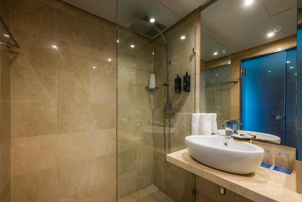 Double or Twin Room with Sea View room - Image 2