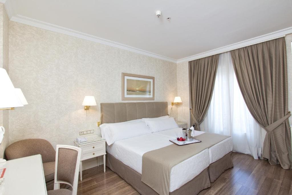 Superior Double or Twin Room room - Image 2