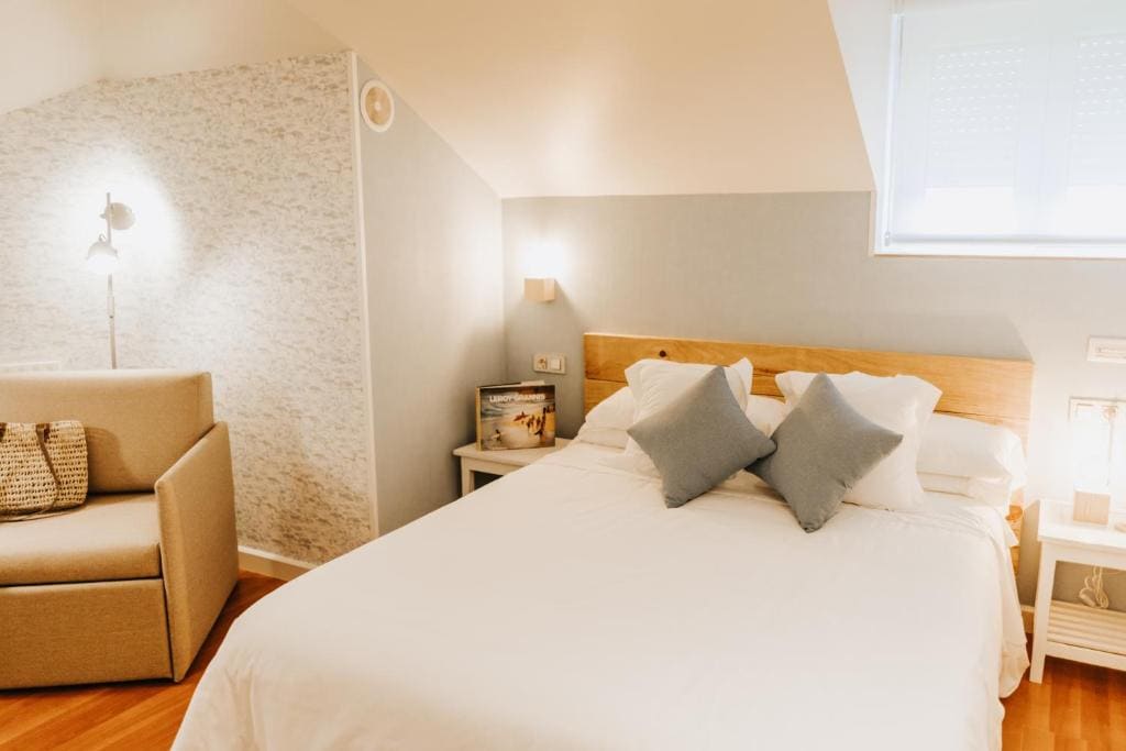 Family Junior Suite room - Image 3