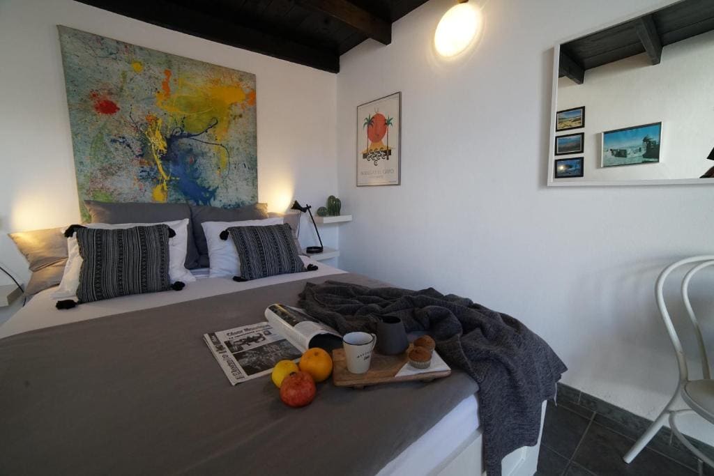 Double Room with Private External Bathroom room - Image 3