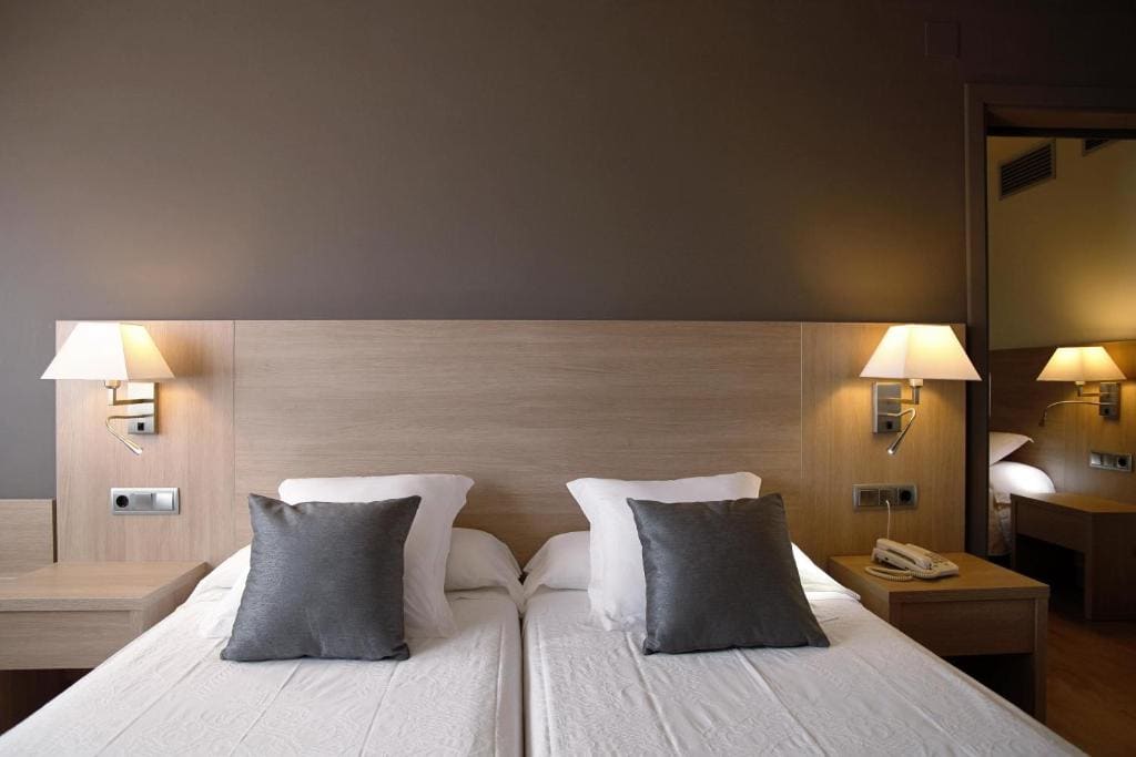 Standard Double or Twin Room room - Image 1