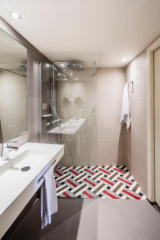 Standard Double or Twin Room room - Image 2