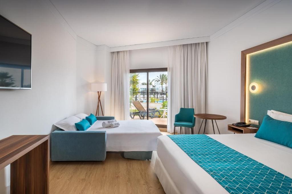 Superior Double Room - Garden Side room - Image 1