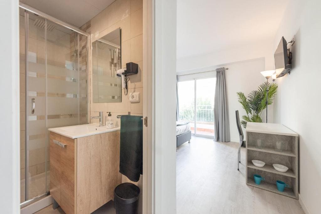 Superior Double or Twin Room with Pool View room - Image 2