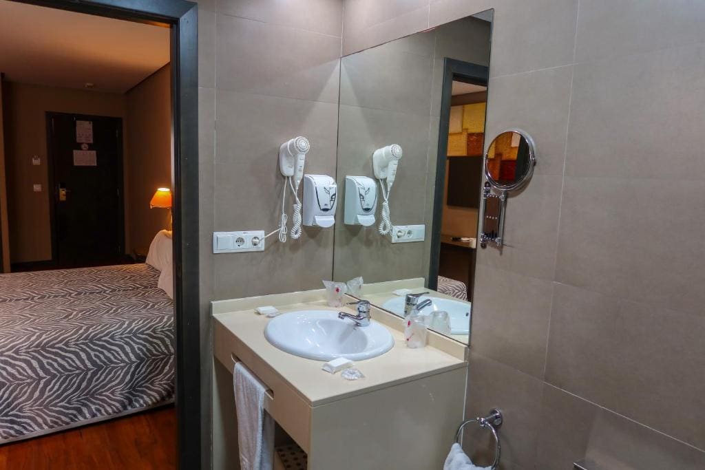 Twin Room room - Image 3