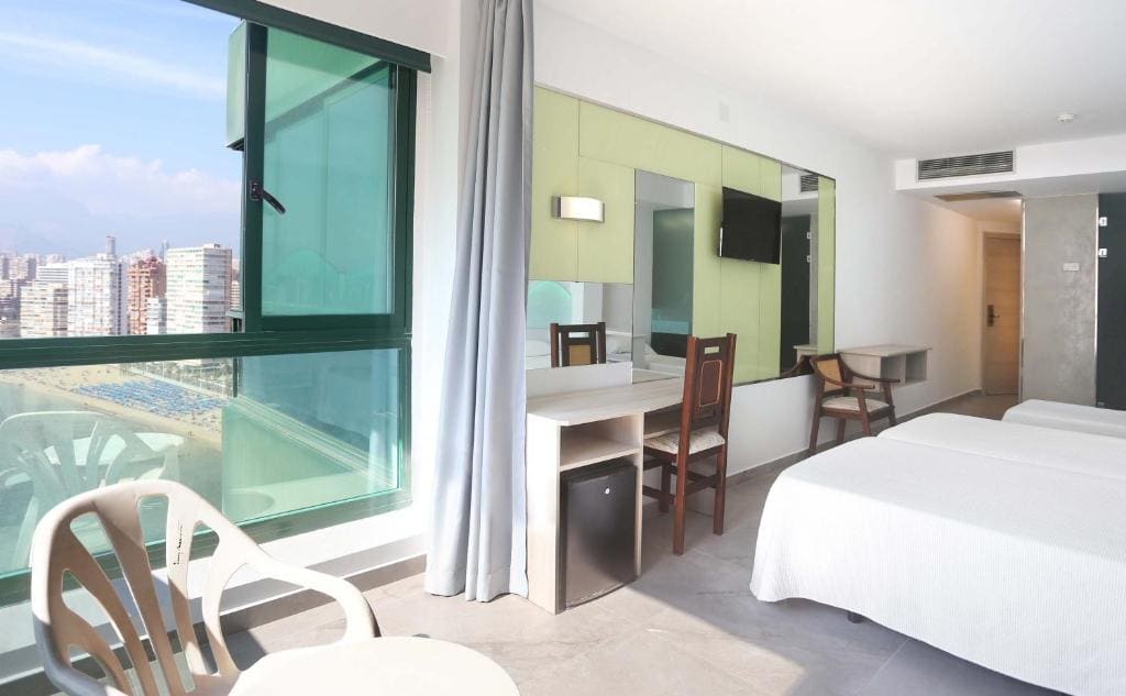 Triple Room with Sea View room - Image 2