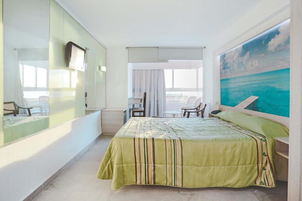 Economy Twin Room room - Image 2