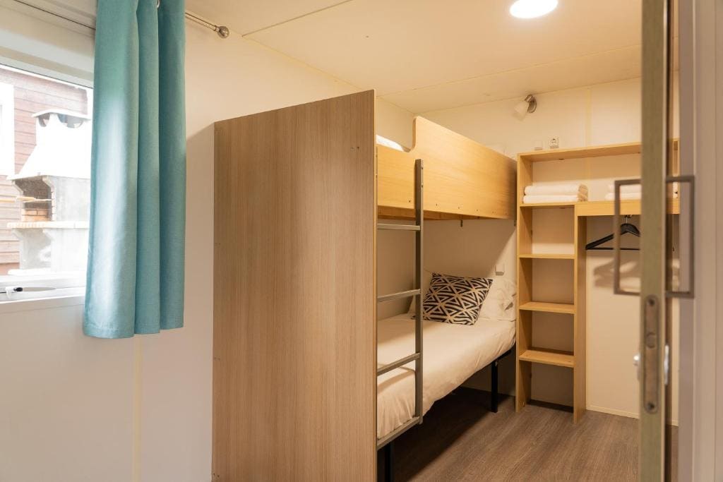 Bungalow Pedraforca adaptat room - Image 2