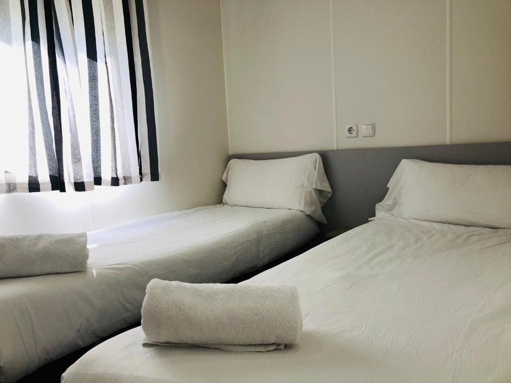 Mobil-home Cadí "Pet friendly" room - Image 2