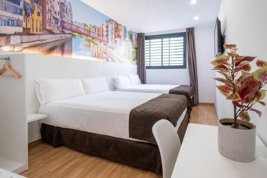 Deluxe Family Room room - Image 1