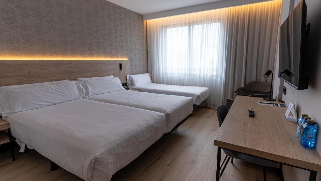 Double Room with Extra Bed room - Image 1