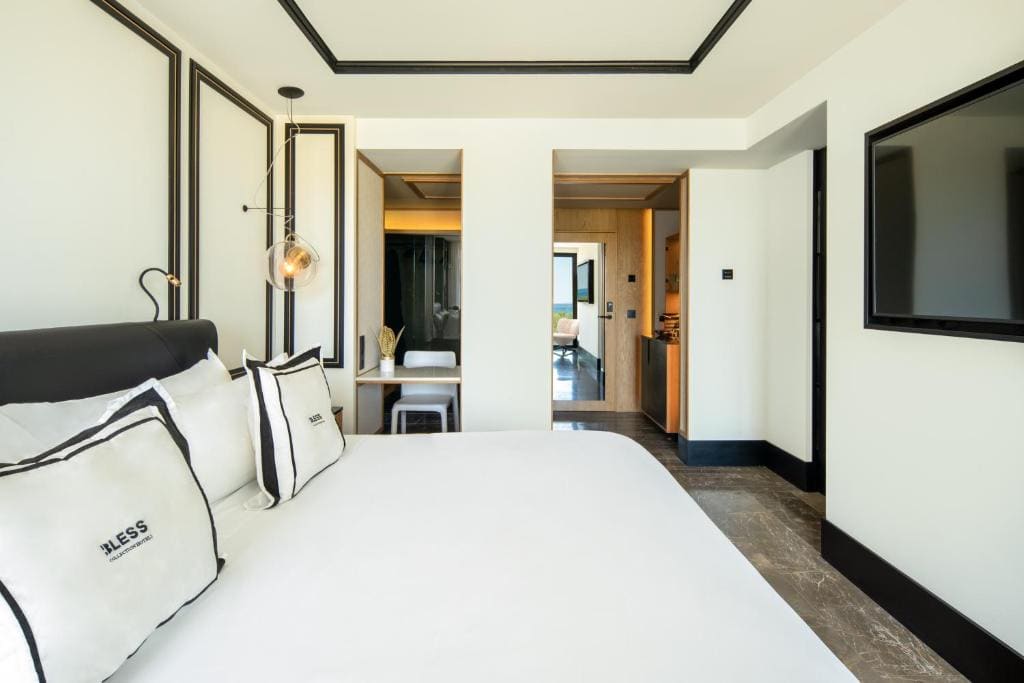 Deluxe Double Room with Sea View room - Image 1