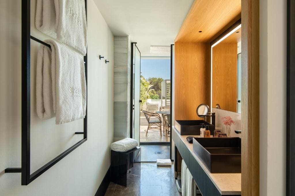 Deluxe Double Room with Terrace room - Image 3