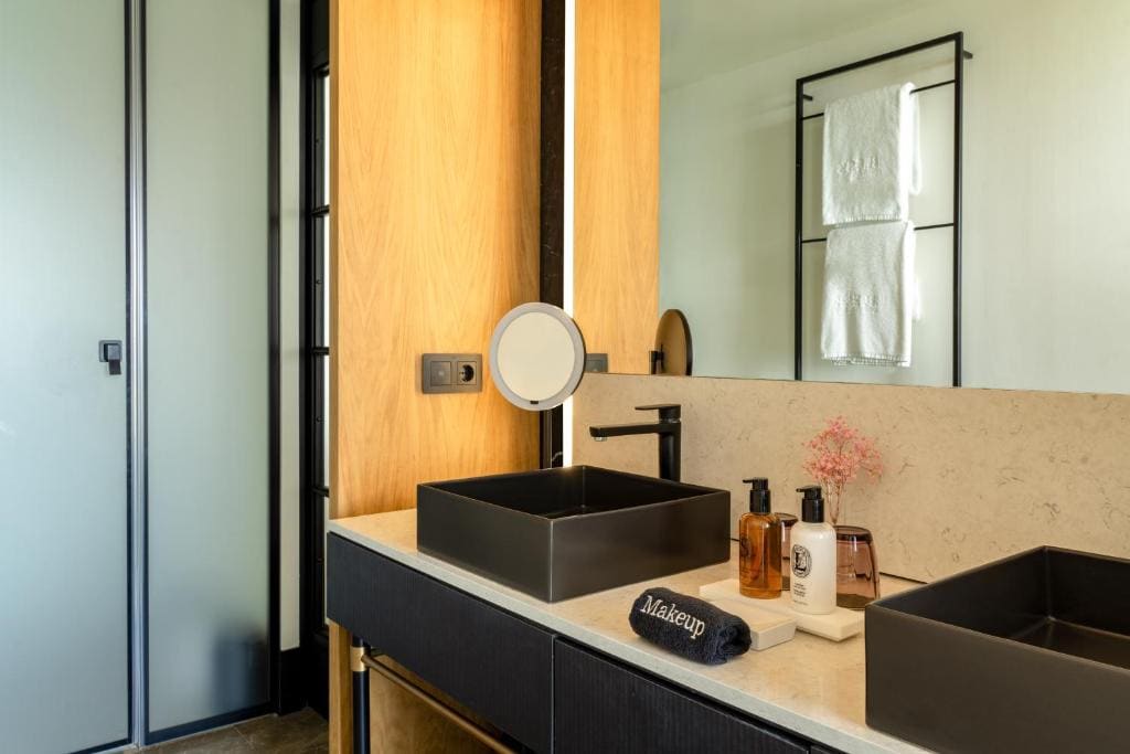 Deluxe Double Room room - Image 3