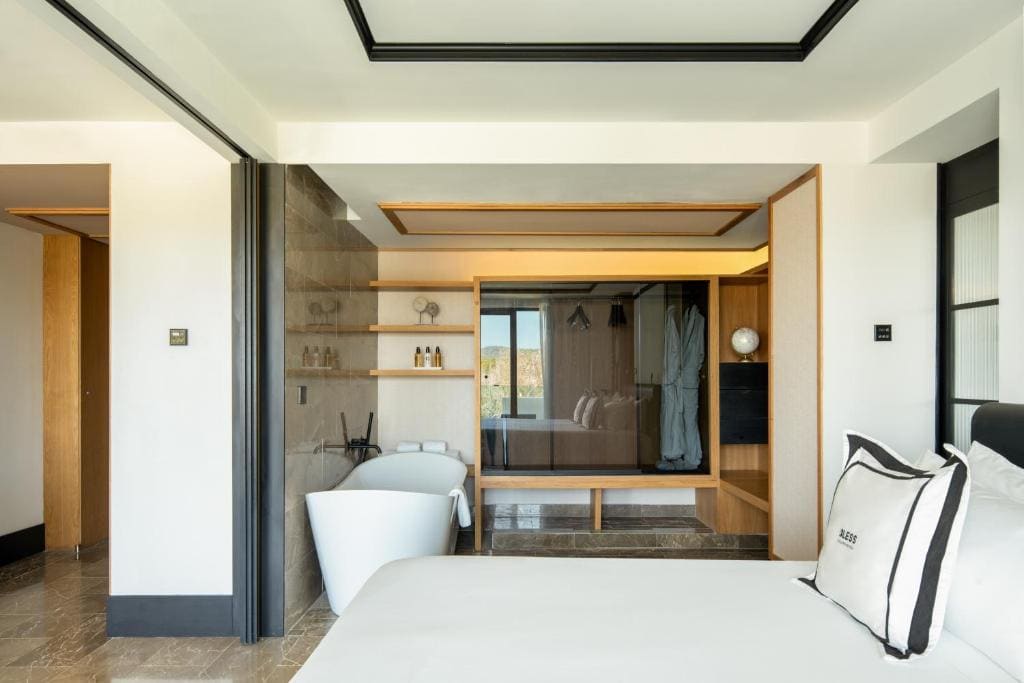 Suite Jacuzzi Terrace room - Image 1