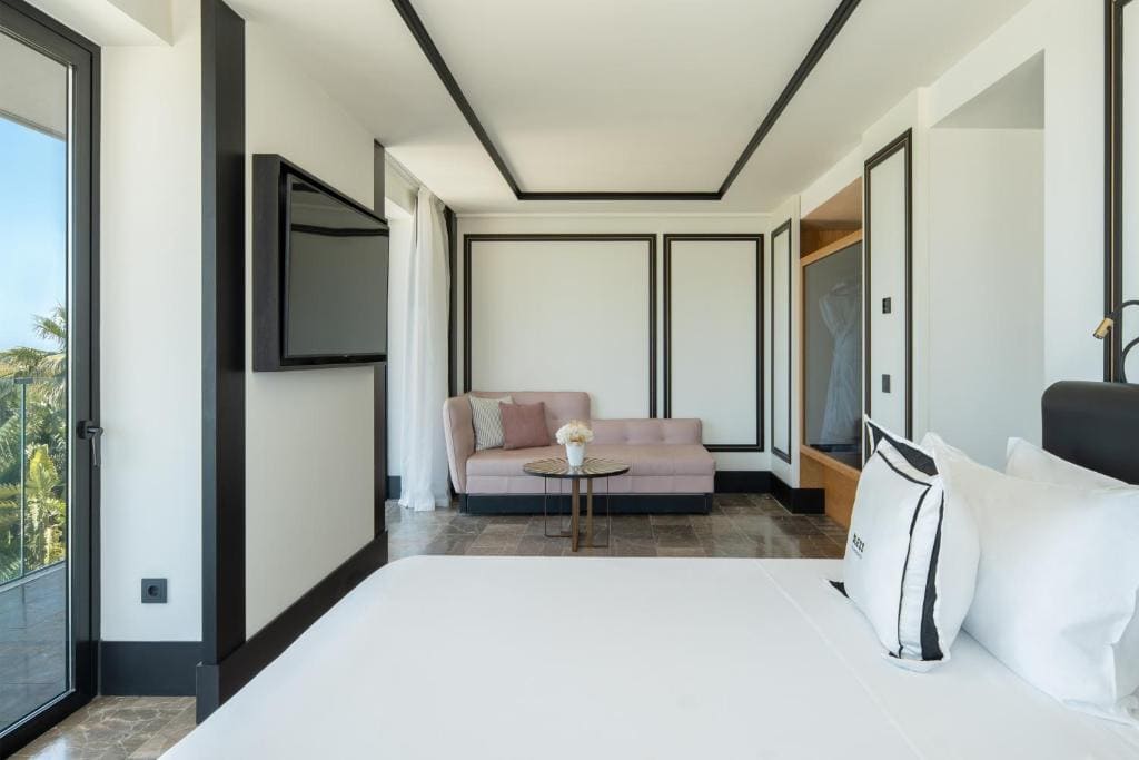 Superior Suite with Sea View room - Image 1