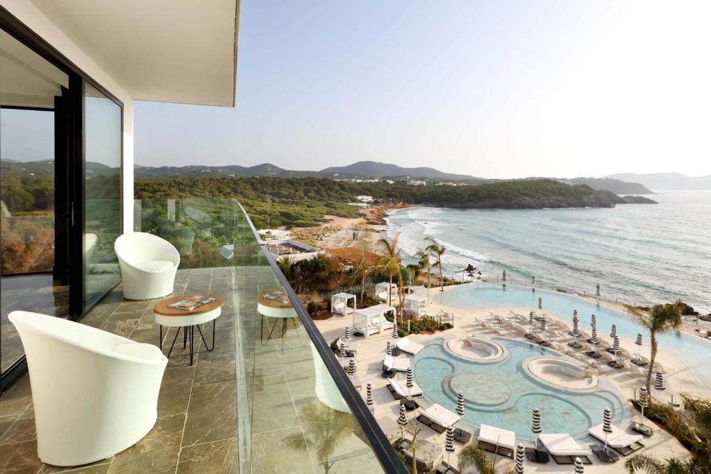 Superior Suite with Sea View room - Image 3