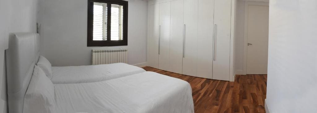 Deluxe Room room - Image 2