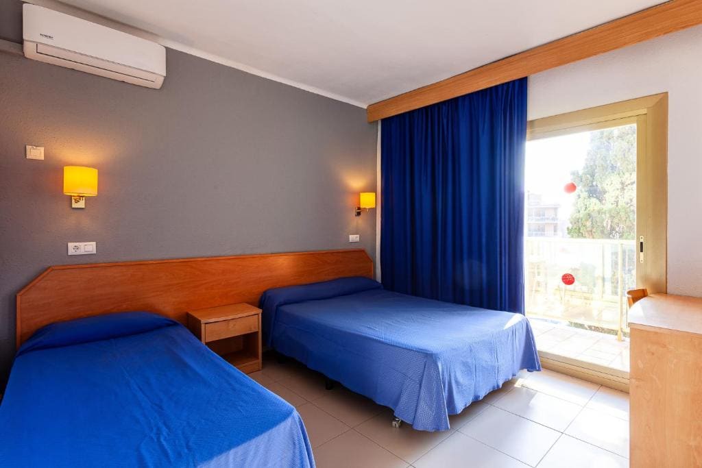 Quadruple Room room - Image 1