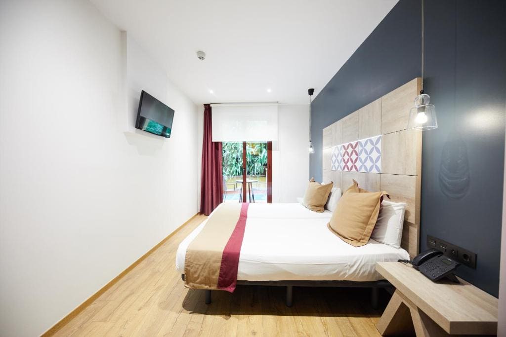 Superior Double or Twin Room with Terrace room - Image 2