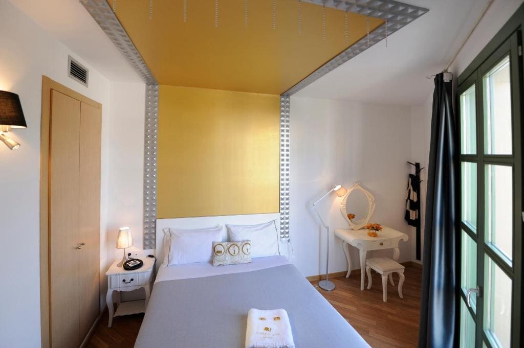 Junior Suite with Balcony room - Image 3