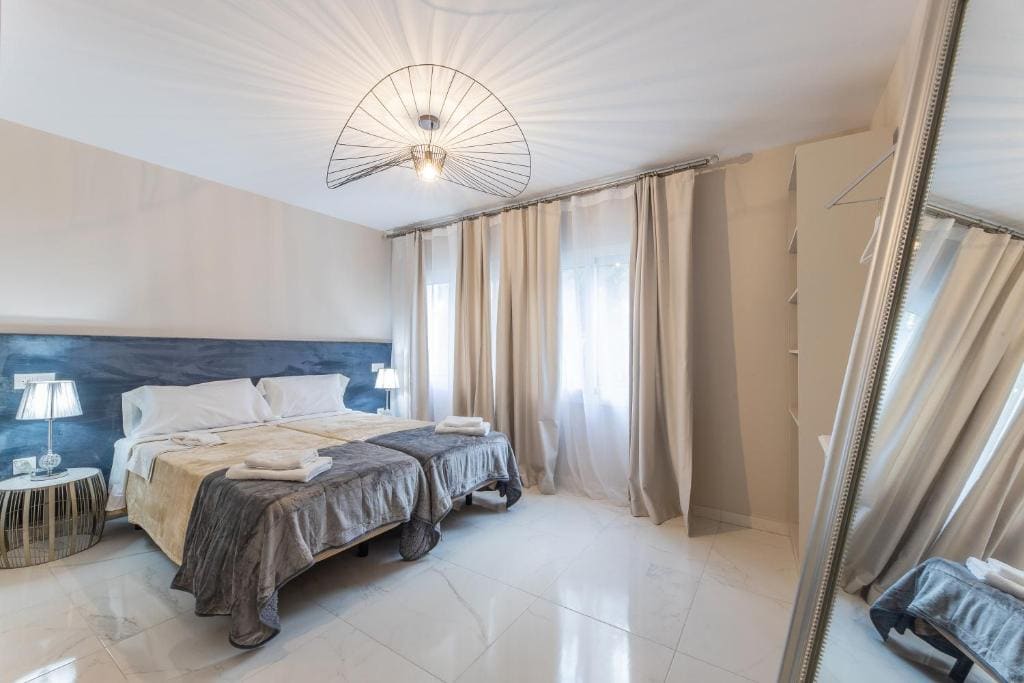 Standard Twin Room with Sofa room - Image 2