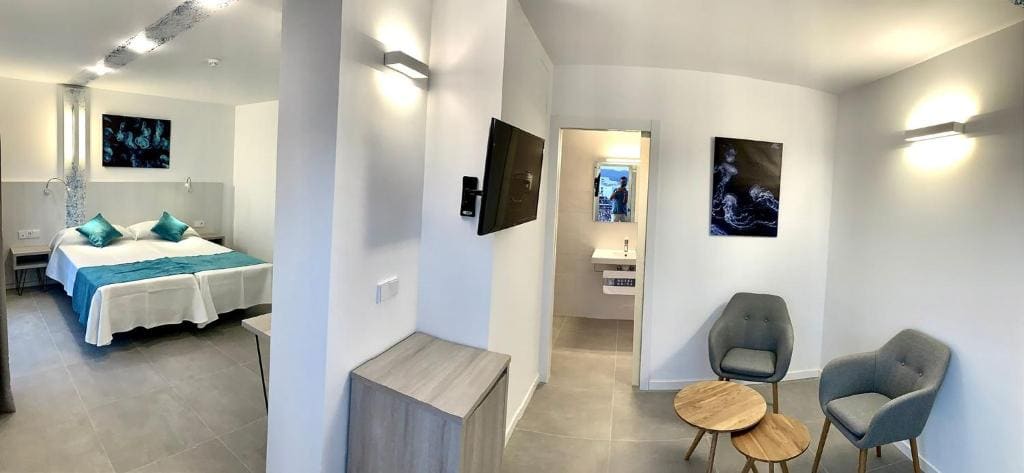 Room room - Image 3