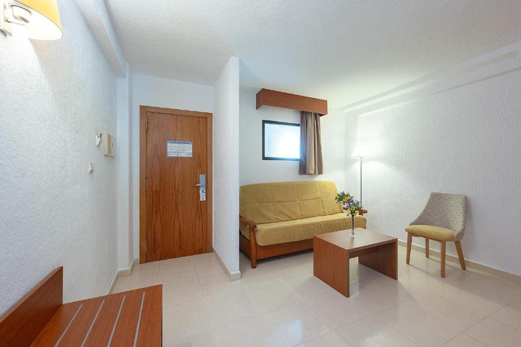 Family Room with Sea View (2 Adults + 2 Children) room - Image 2
