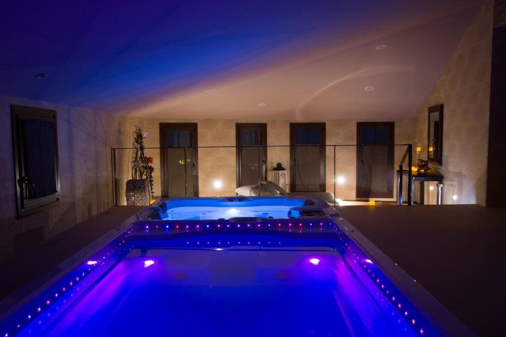 Double Room with Spa Access room - Image 2