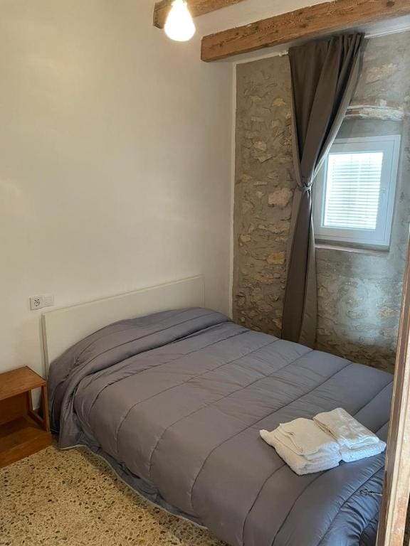 Double Room with Shared Bathroom room - Image 1