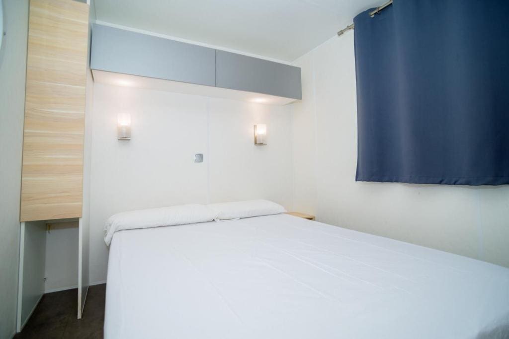 Two-Bedroom Mobile Home room - Image 3