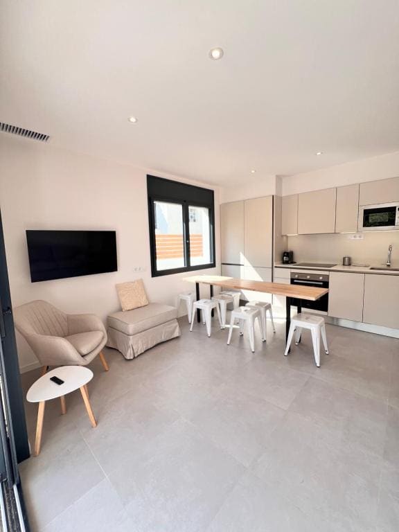 Apartment - Ground Floor room - Image 2