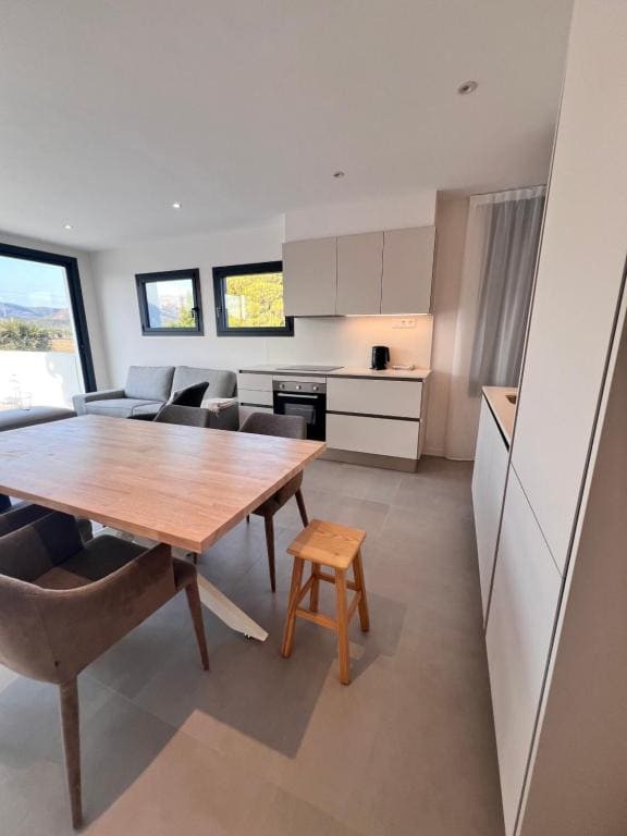 Penthouse Apartment room - Image 3