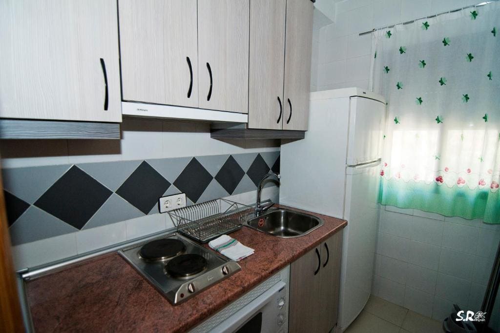 Bungalow room - Image 1