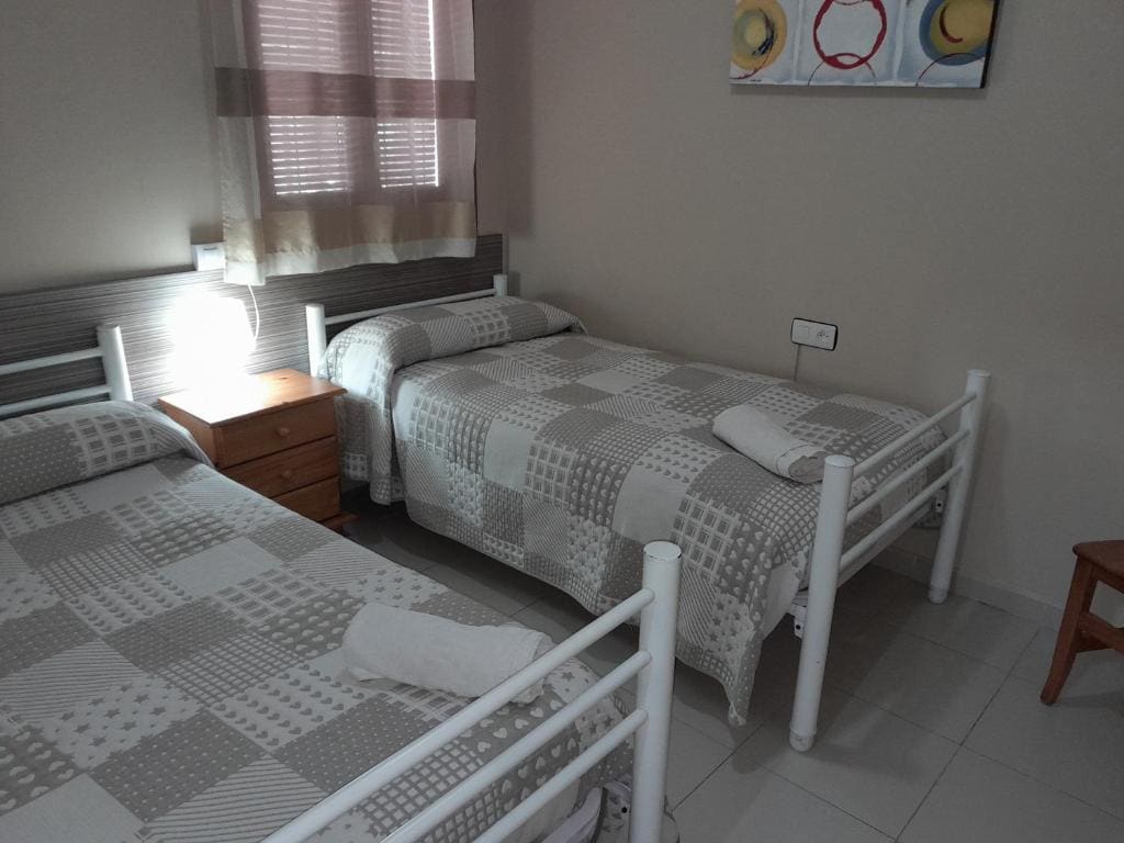 Bungalow room - Image 2