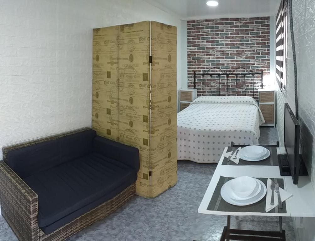 Mobile Home room - Image 1