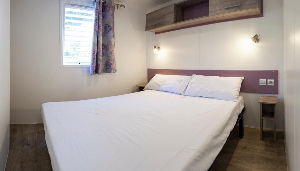 Three-Bedroom Bungalow with Air Conditioner room - Image 3
