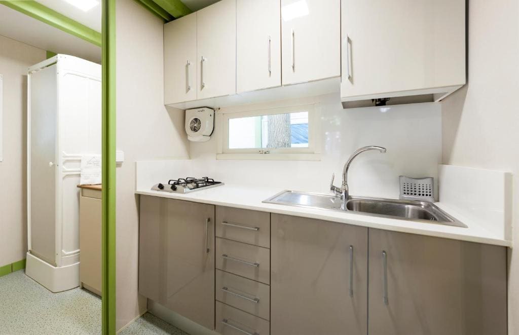 Two-Bedroom Bungalow without Air Conditioner room - Image 3