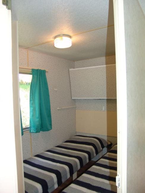 Mobile Home room - Image 2