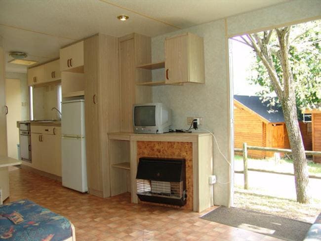 Mobile Home room - Image 1