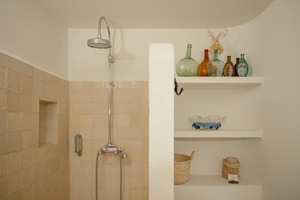 Two-Bedroom Apartment with Garden View room - Image 2