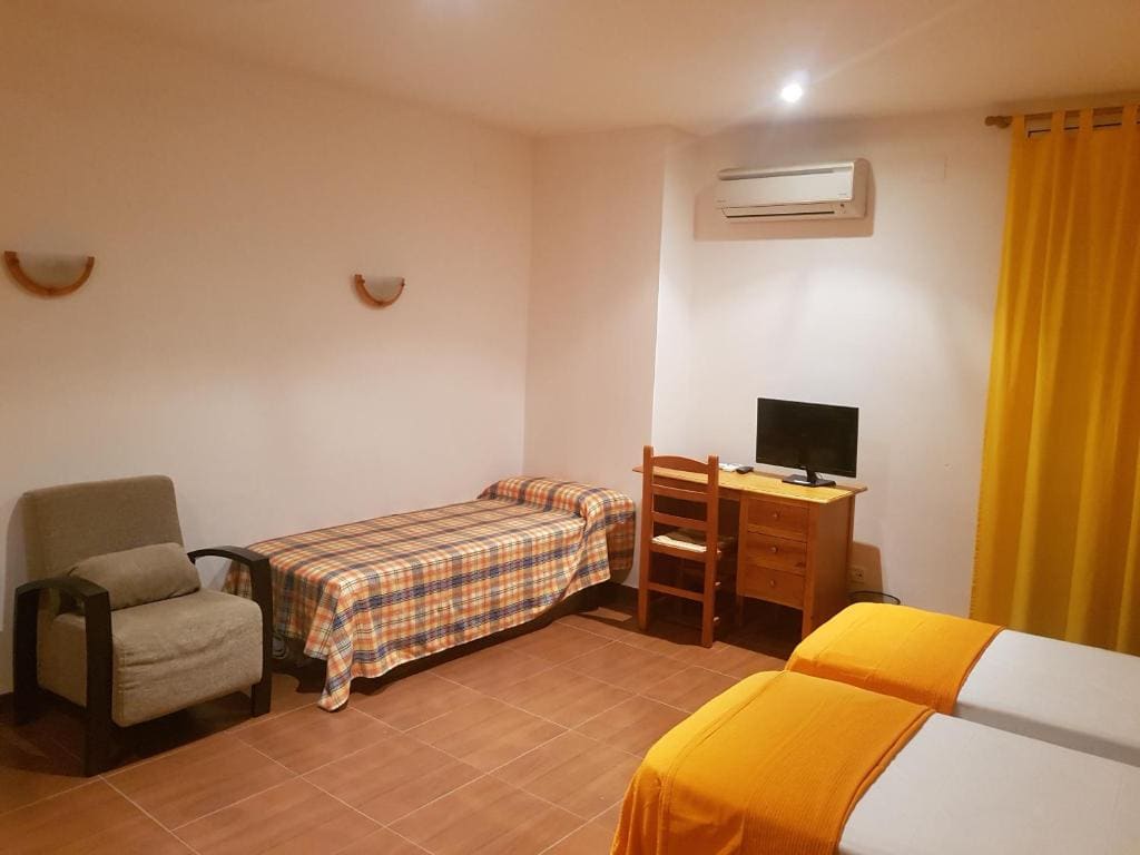 Room room - Image 2