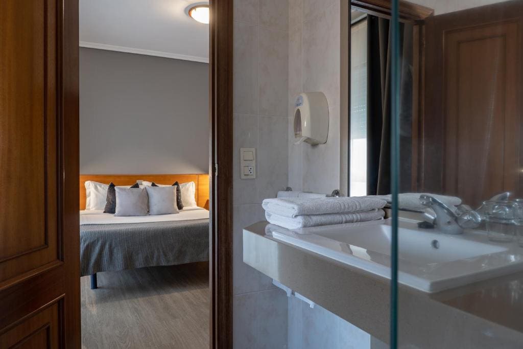 Double Room with Double bed room - Image 2
