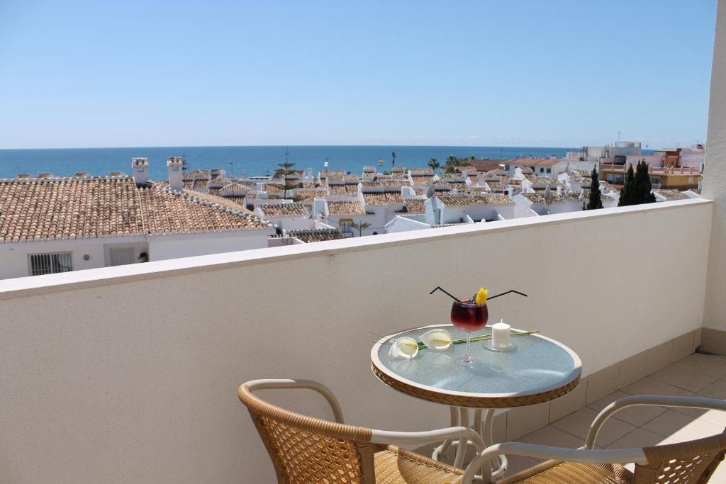 Twin Room with Terrace and Sea view room - Image 3