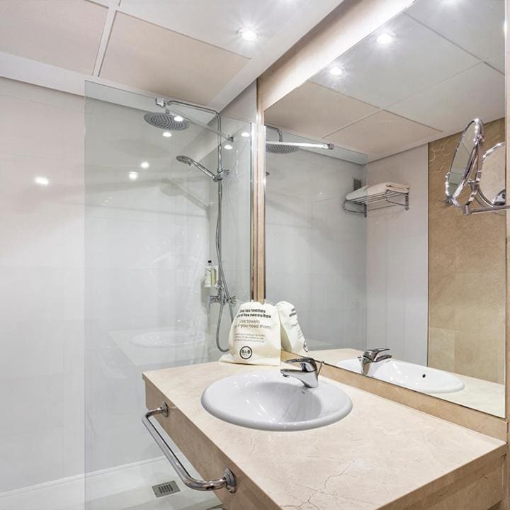 Superior Double Room room - Image 3