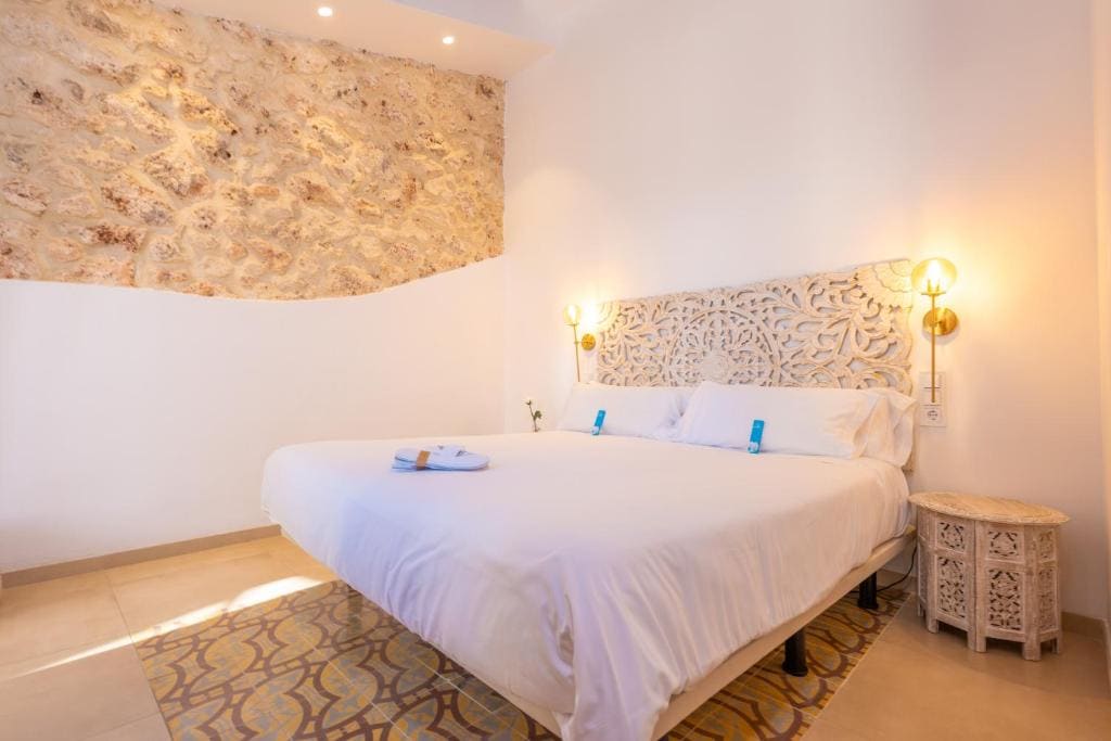 Suite with Pool View room - Image 1