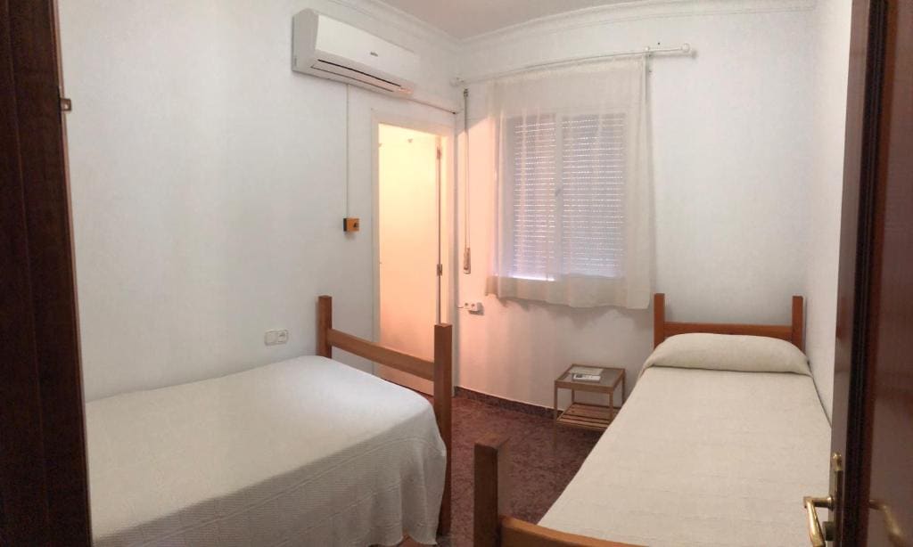 Twin Room with Bathroom room - Image 1