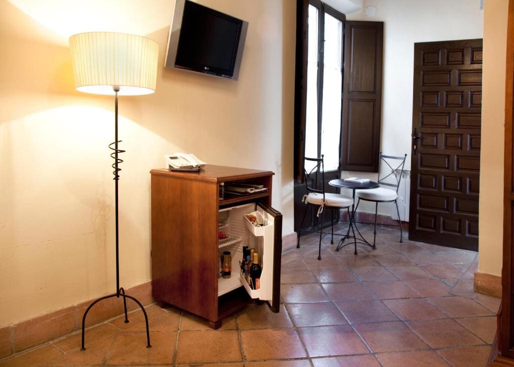 Classic Family Room room - Image 1