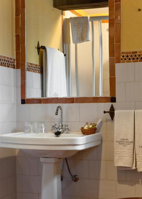 Standard Double or Twin Room room - Image 1